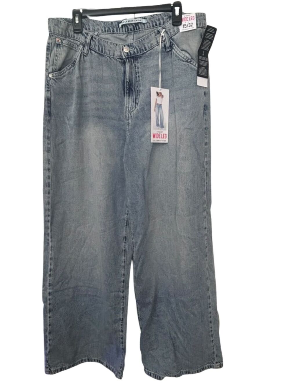 Celebrity Pink Wide Leg Jeans Women Size 15/32 V Waist Light Wash Denim New